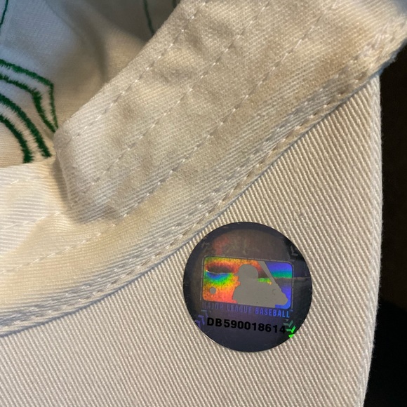 MLB Minnesota Tins White Hat w Green Logo & Stitching & Shamrock / Adjustable - Picture 13 of 14